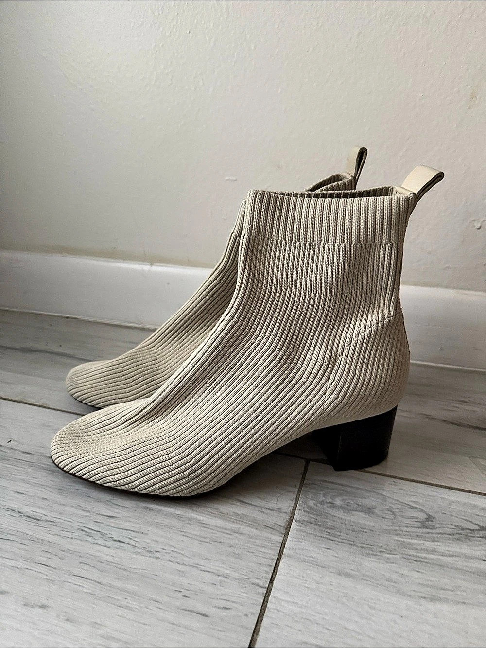 Everlane The Glove Boot in Bone size 8 Women's Stretch Rib Knit Ankle Bootie
